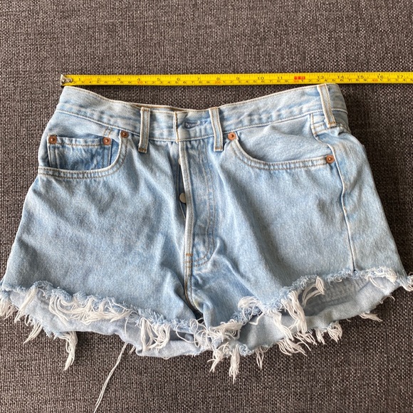 LEVI 501 Distressed Shorts - Picture 1 of 5